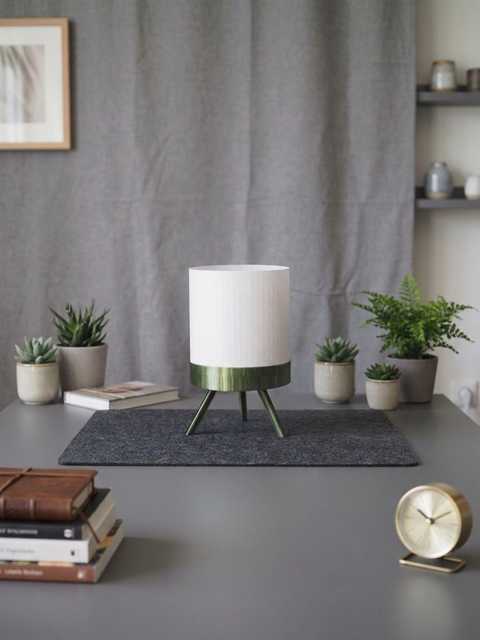 Lampada stampata in 3D, finitura verde oliva